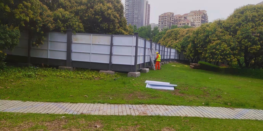 南山荔香公園改造工程-裝配式鋼結構A款圍擋堅固耐用